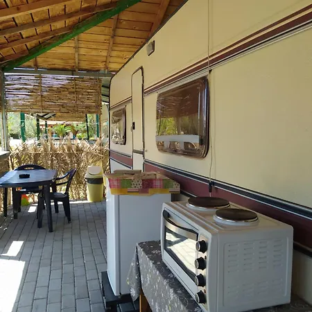 Camping Hydraswave Bungalow Caravan Thermisia Exterior photo